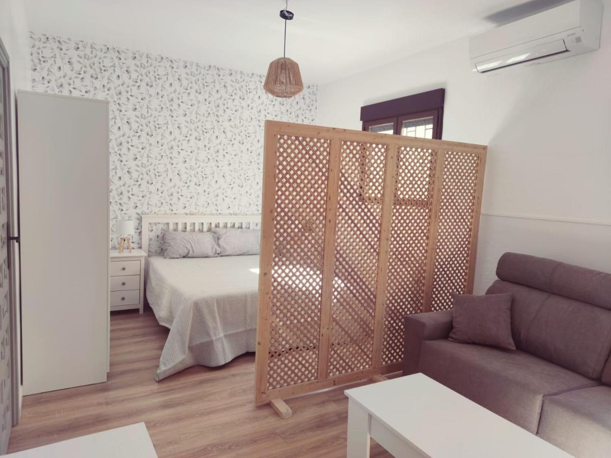 Los Patos Apartment Villafranca de los Caballeros ภายนอก รูปภาพ